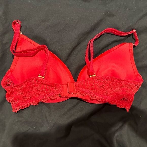 Red with lace bra 32A push up Victoria’s Secret - Picture 4 of 4